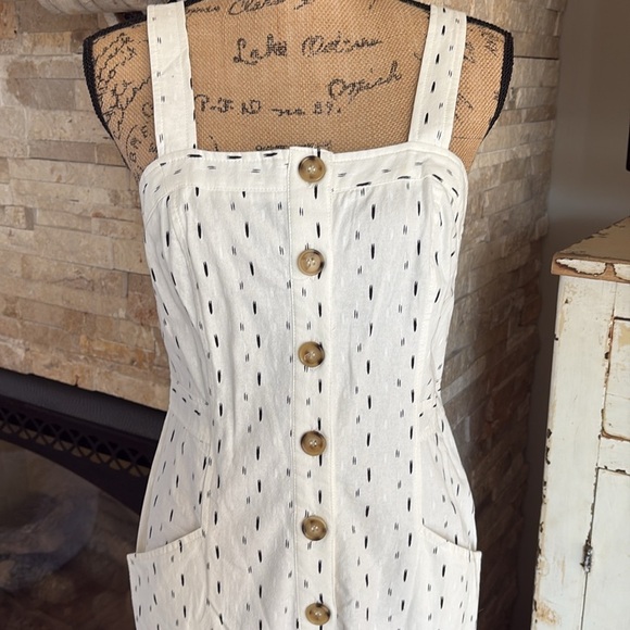 Illa Illa linen cream white pantsuit black detail button close criss cross strap - Picture 2 of 16